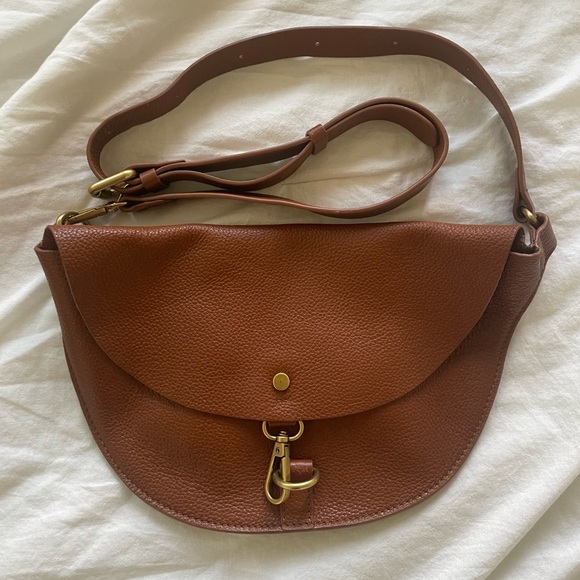 Banana Republic Handbags - Banana Republic Cognac Brown Leather Crossbody Belt Bag